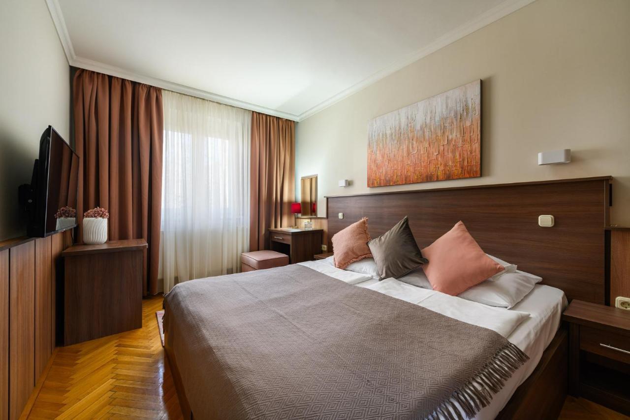 Szilfa Etterem Mariann Apartman Hajduszoboszlo Ngoại thất bức ảnh