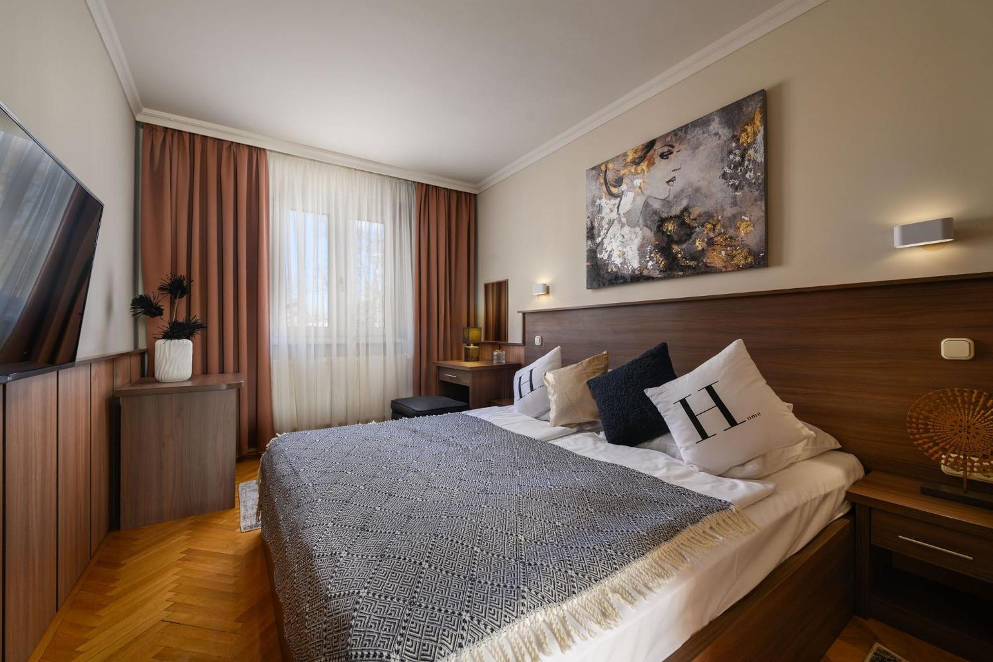 Szilfa Etterem Mariann Apartman Hajduszoboszlo Ngoại thất bức ảnh